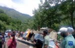 印度北部一公共汽车坠入山谷致12人死亡 - 西安网