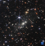 美国公布韦布空间望远镜宇宙图像 展示遥远星系团 - 西安网