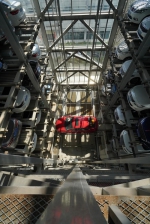 中集物联建全SUV智能立体车库 188个车位可满足多车型停车 - 西安网