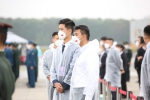 英烈迎回仪式首有香港学生参加 两代“少年”跨时空传爱国情 - 西安网