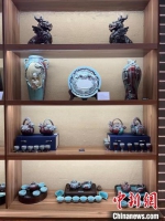 图为牙舟陶茶具和摆件。　受访者供图 - 西安网