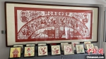 作品《同心共筑中国梦》挂在白丽玲工作室。　潘琦 摄 - 西安网