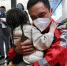 香港赴土耳其救援队返港 队员家属机场迎接 - 西安网
