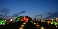 巴基斯坦首都地标建筑亮灯庆祝中巴经济走廊启动十周年 - 西安网