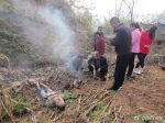 商洛男子躺在庄稼地里呼吸微弱 值班民警火速送医 - 古汉台