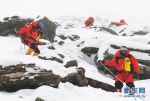 （2020珠峰高程测量）（1）珠峰高程测量登山队撤回前进营地 登顶日期将再调整 - 西安网